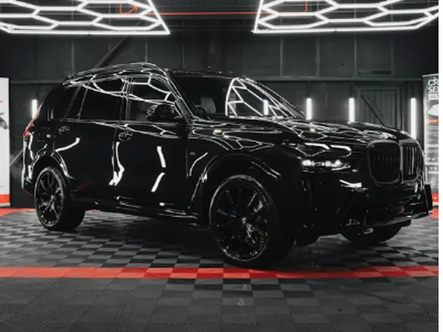 BMW X7, photographed by Matthew Wood